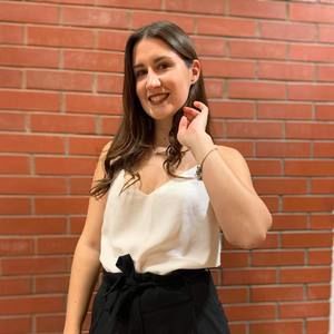 Meet your Posher, Alexia